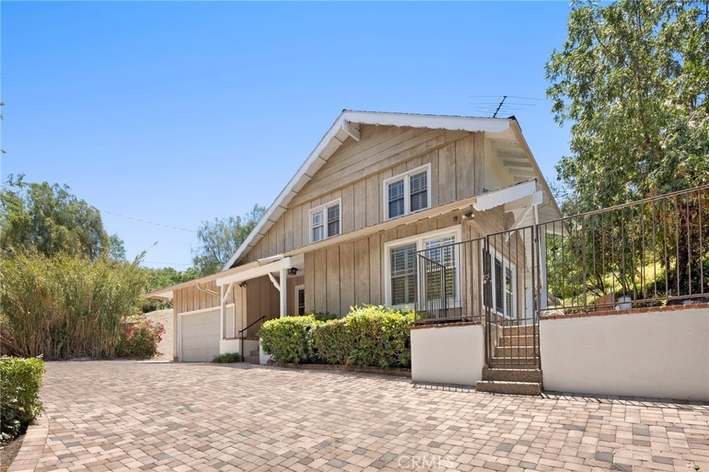 22204 Avenue San Luis - Photo 2