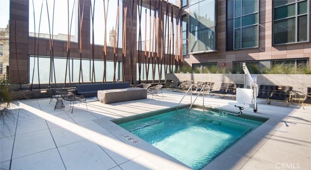 100 Van Ness Avenue - Photo 32