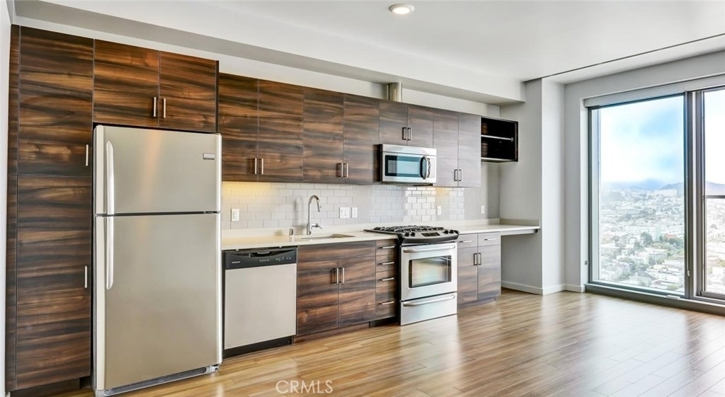 100 Van Ness Avenue - Photo 12
