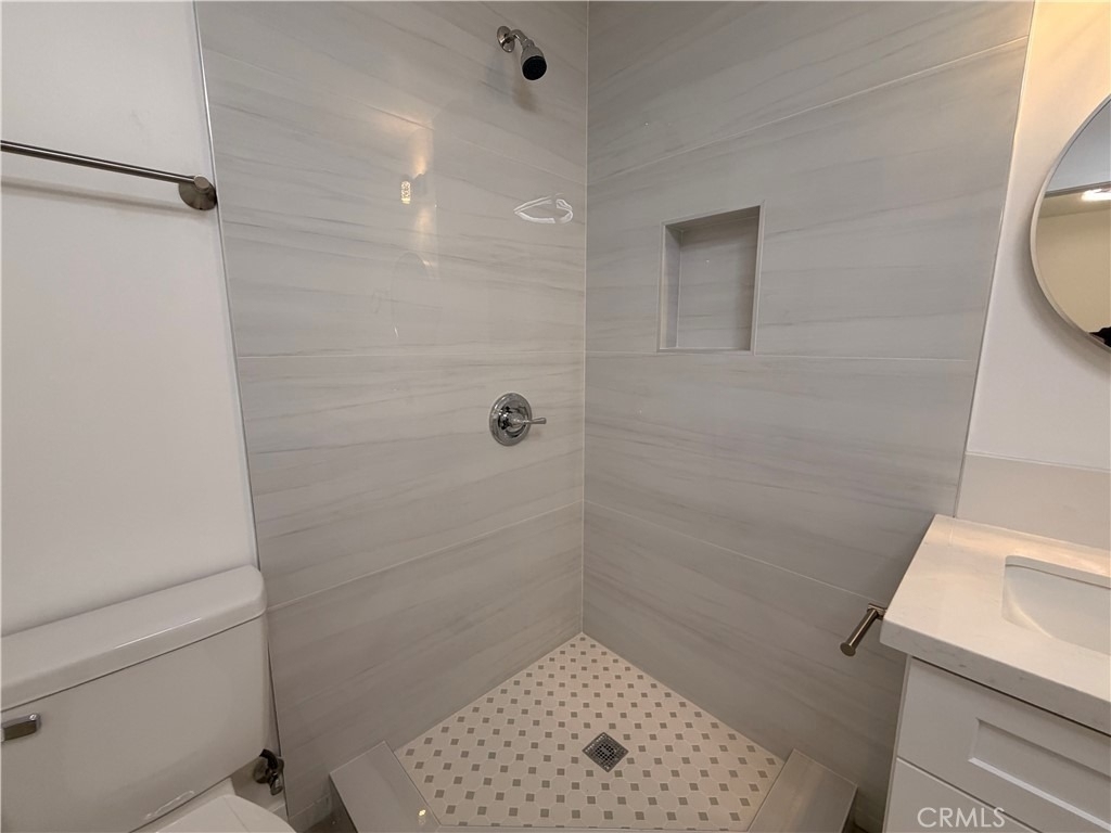 3436 Pontiac - Photo 16