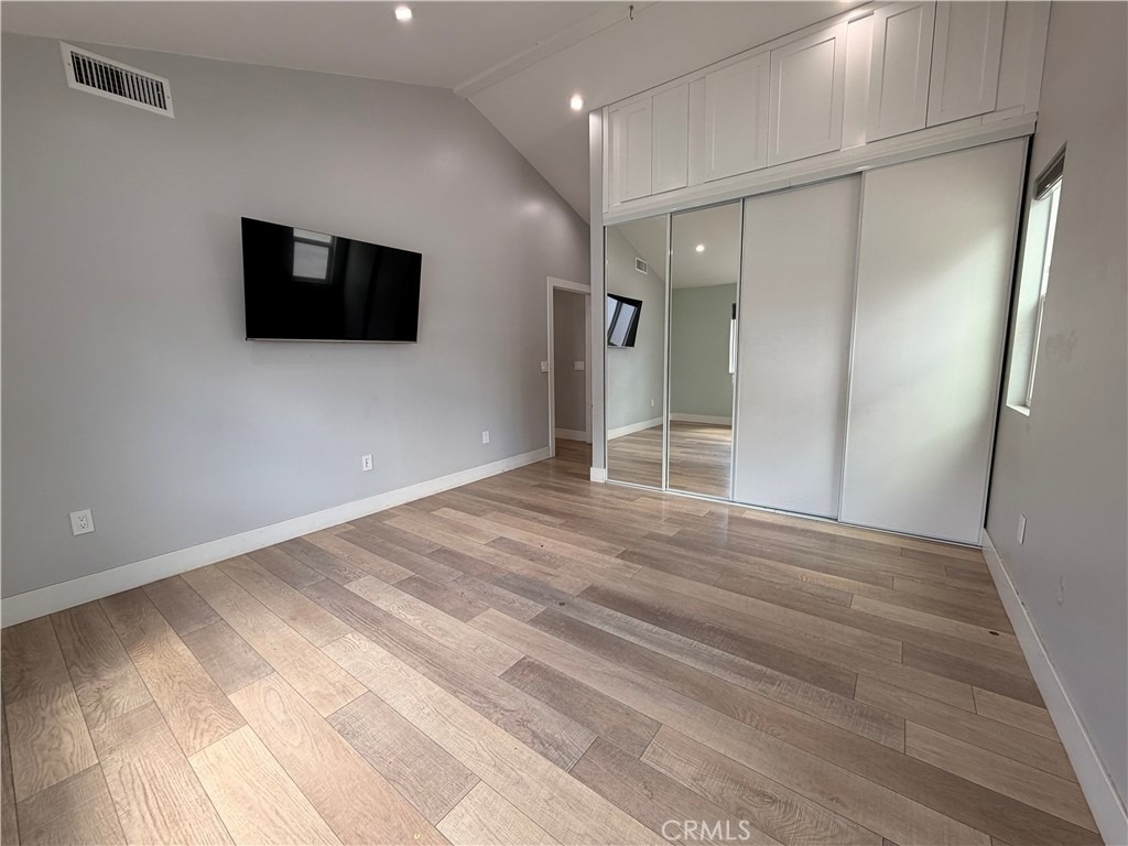 3434 Pontiac - Photo 19