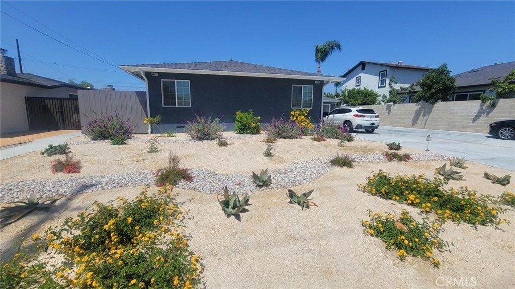 1605 E Santa Ana - Photo 1