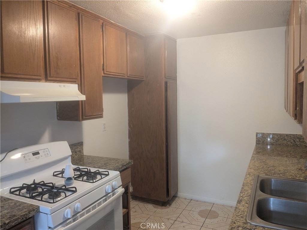 1250 S Brookhurst Street - Photo 9