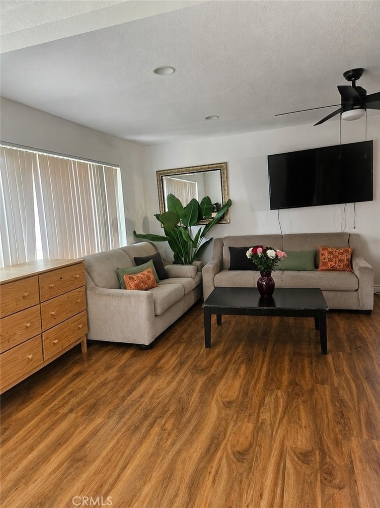 2546 E Park - Photo 4