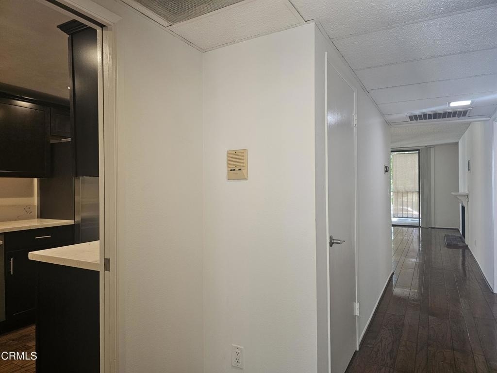 1401 Valley View - Photo 6