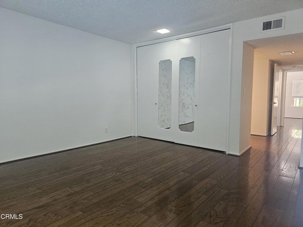 1401 Valley View - Photo 16