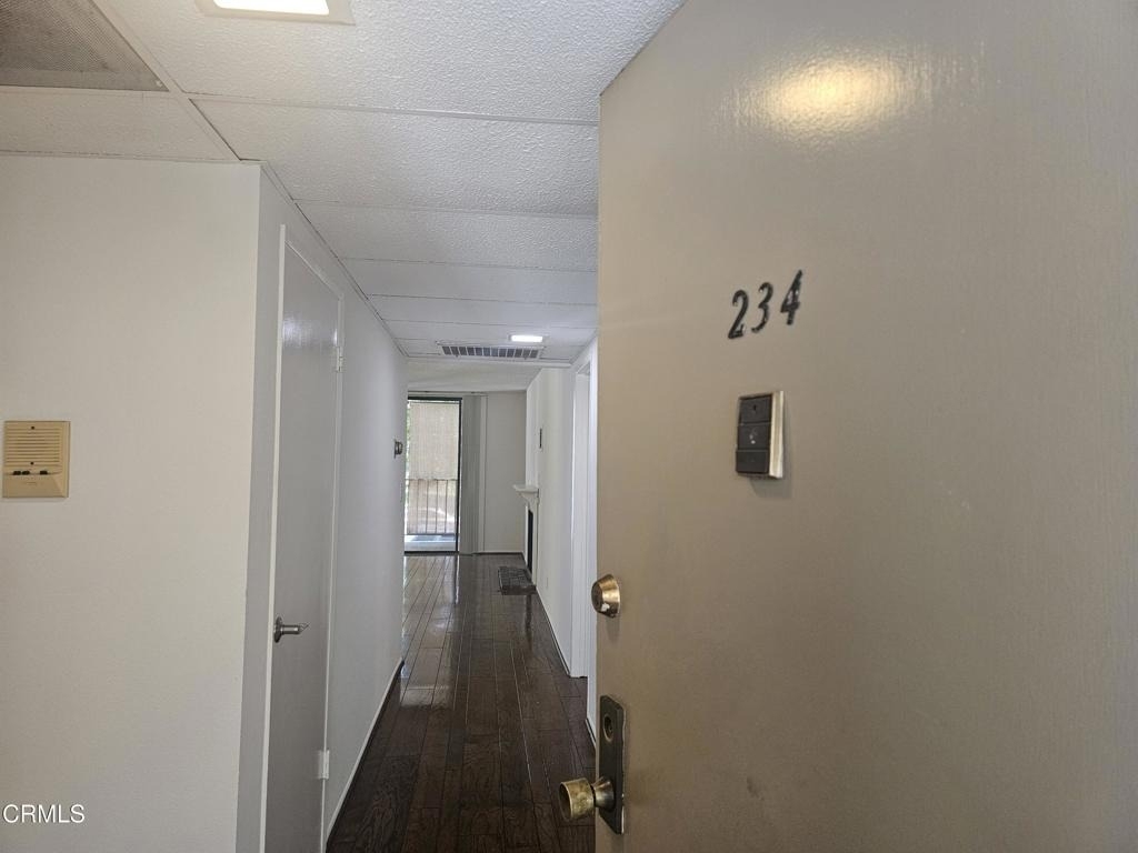 1401 Valley View - Photo 5