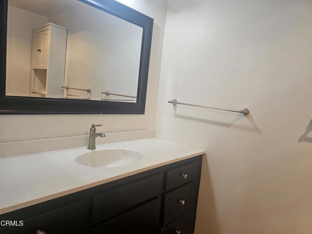 1401 Valley View - Photo 18