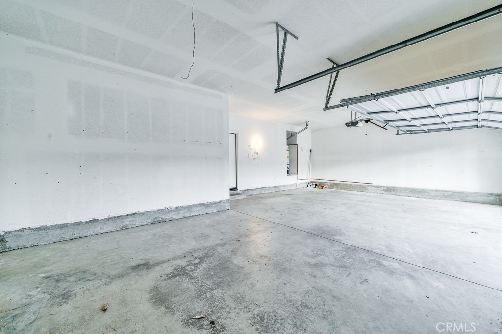 23764 Cloverleaf - Photo 34