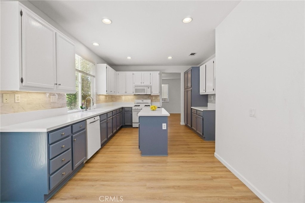 23764 Cloverleaf - Photo 6