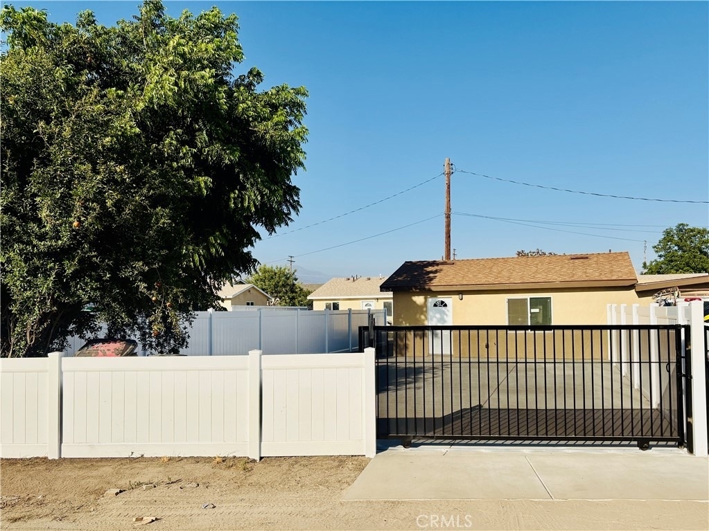 134 E Cluster Street - Photo 5