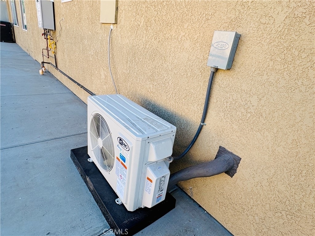 134 E Cluster Street - Photo 32