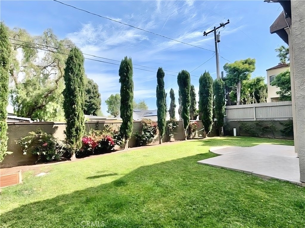 2558 Orange Avenue - Photo 4