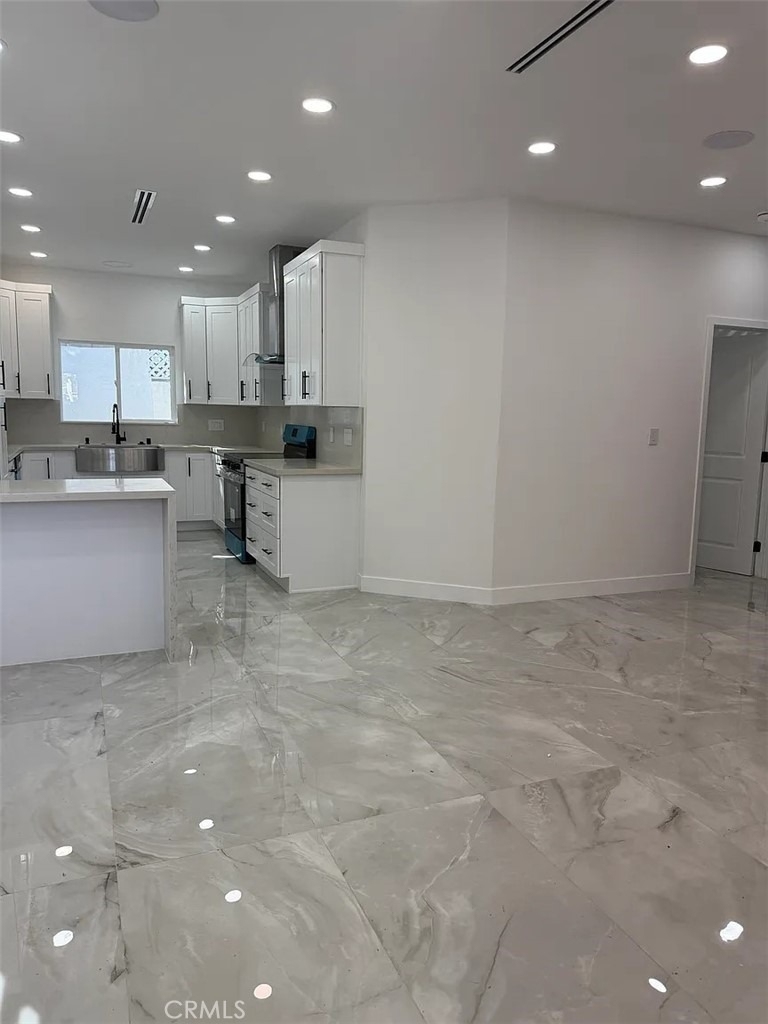 522 Stanford Rd - Photo 2