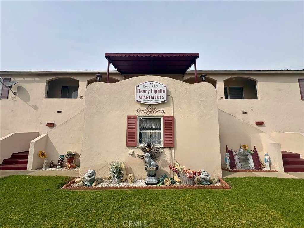 216 W D - Photo 1