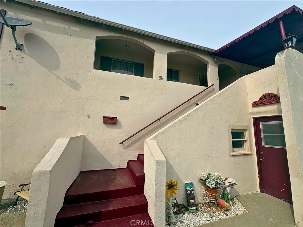 216 W D - Photo 2