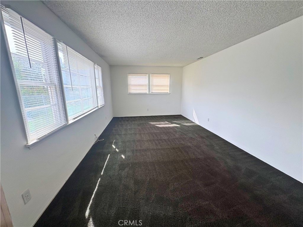216 W D - Photo 4