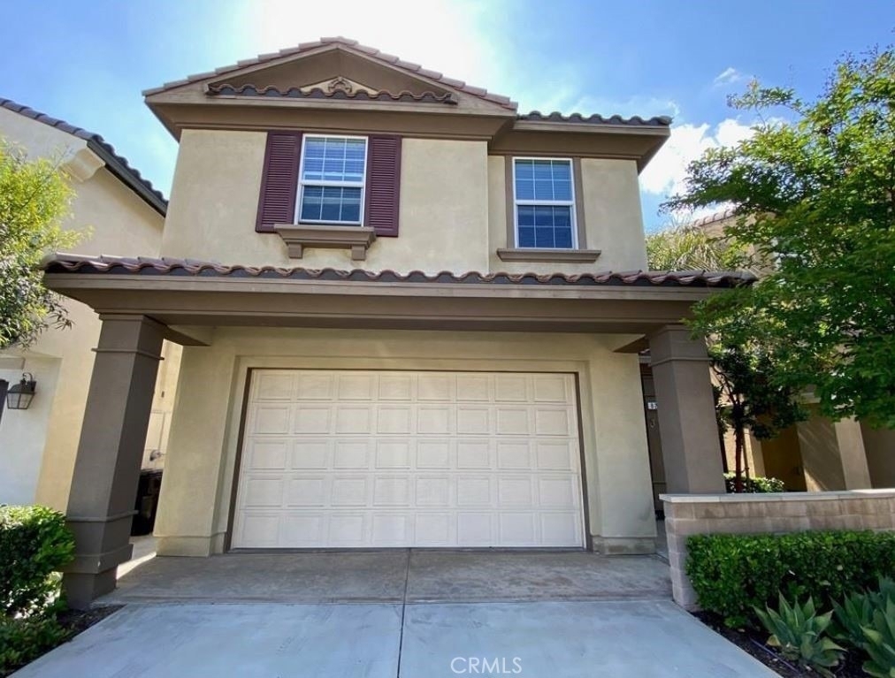 825 Parisa Place - Photo 0