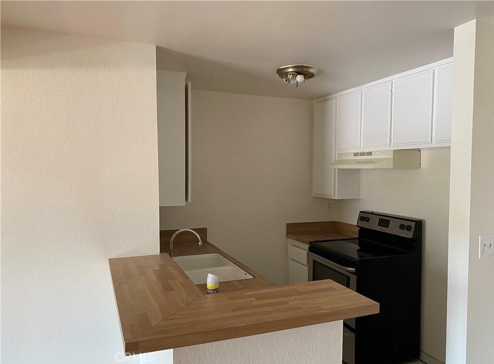 21801 Roscoe Boulevard - Photo 2