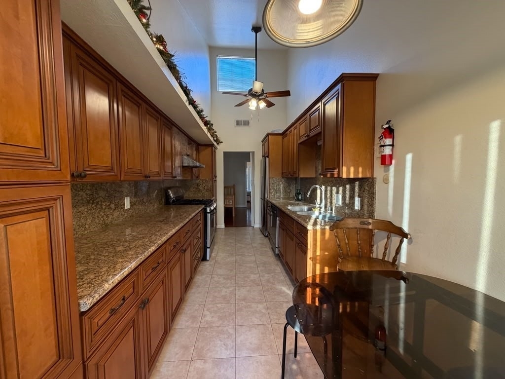 1015 Arcadia Avenue - Photo 4