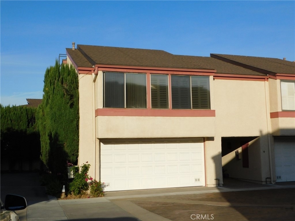 1015 Arcadia Avenue - Photo 0