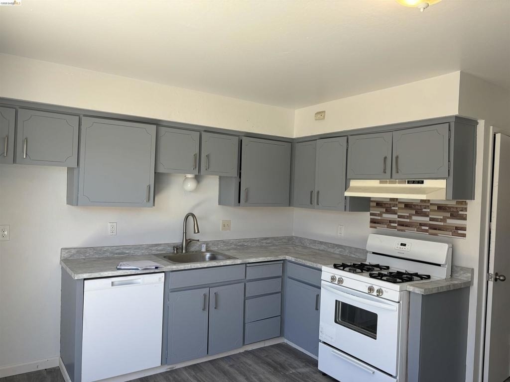22 South Lake Drive - Photo 2