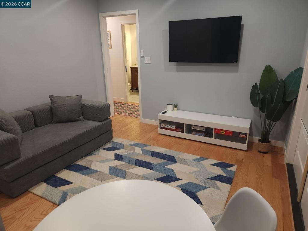 2591 Walnut Blvd - Photo 2
