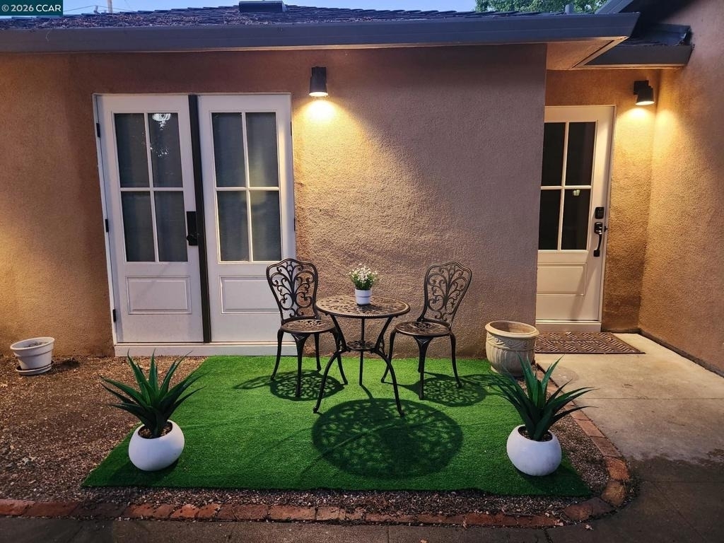 2591 Walnut Blvd - Photo 0