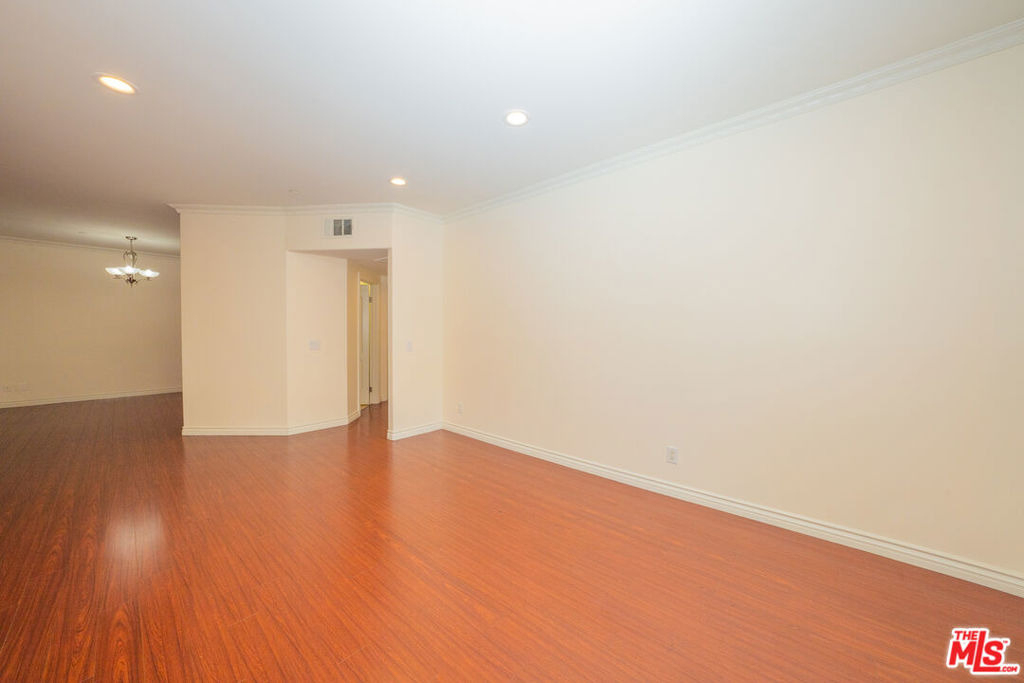 626 E Orange Grove Avenue - Photo 10