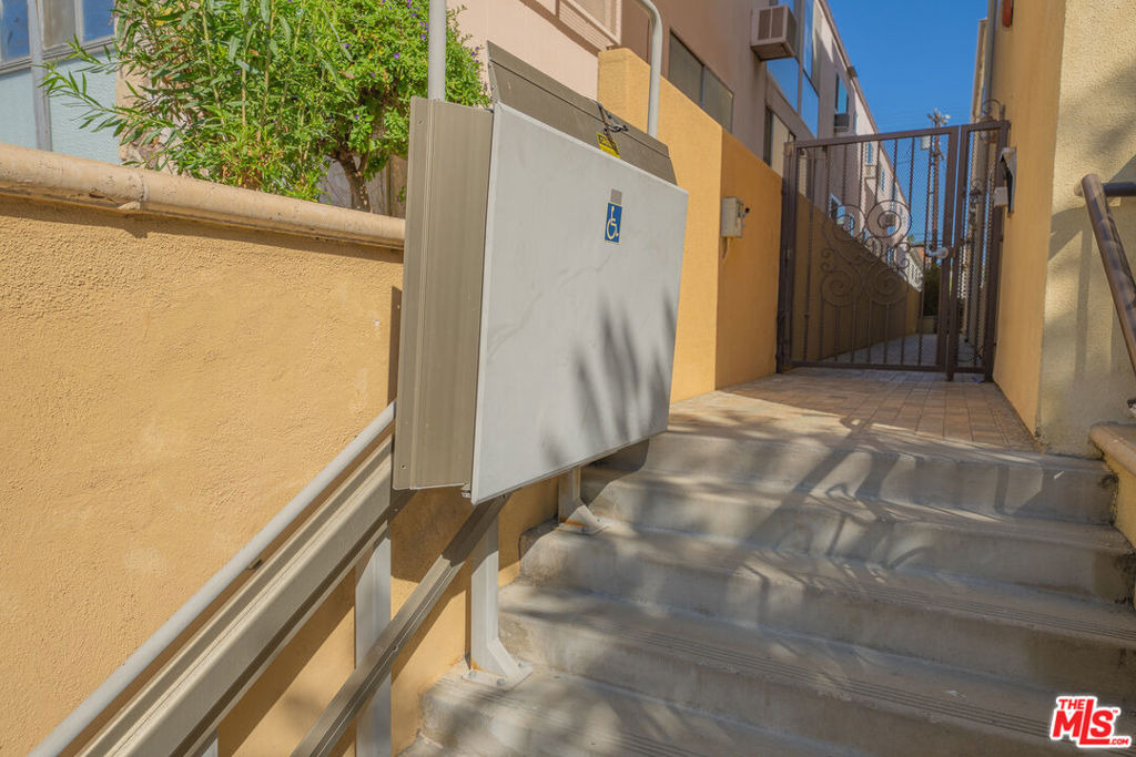 626 E Orange Grove Avenue - Photo 31