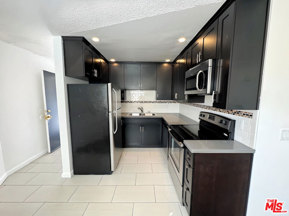 3811 N Figueroa Street - Photo 2