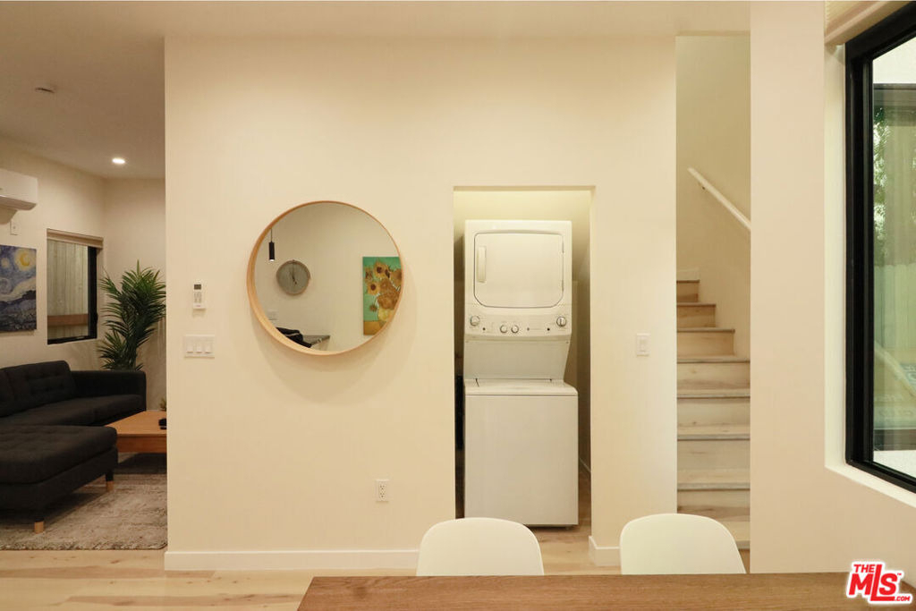 9040 Phyllis Avenue - Photo 8