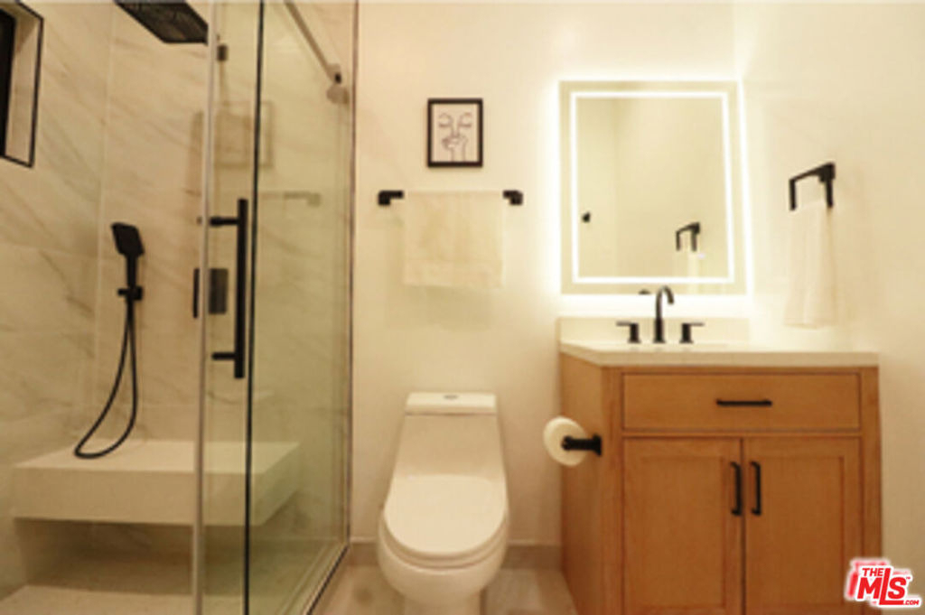 9040 Phyllis Avenue - Photo 10