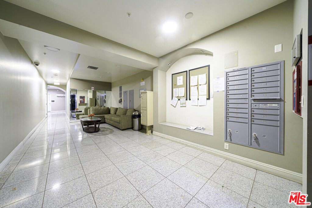 440 S Occidental Boulevard - Photo 2