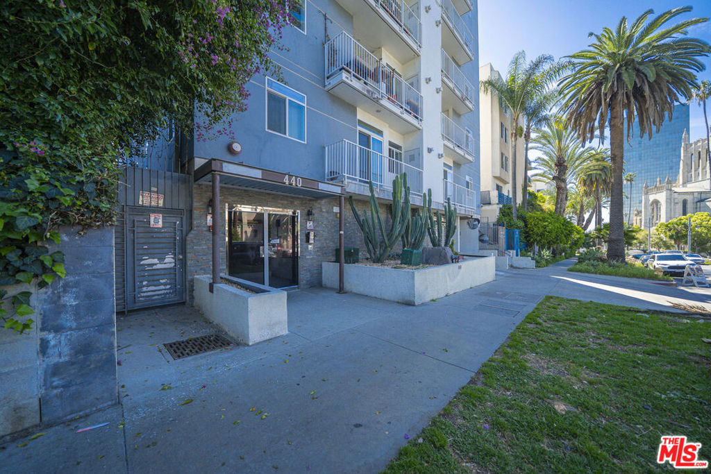 440 S Occidental Boulevard - Photo 1