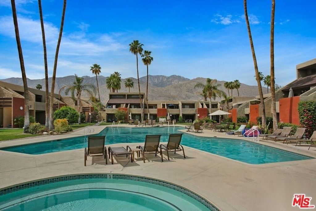 1655 E Palm Canyon Drive - Photo 22
