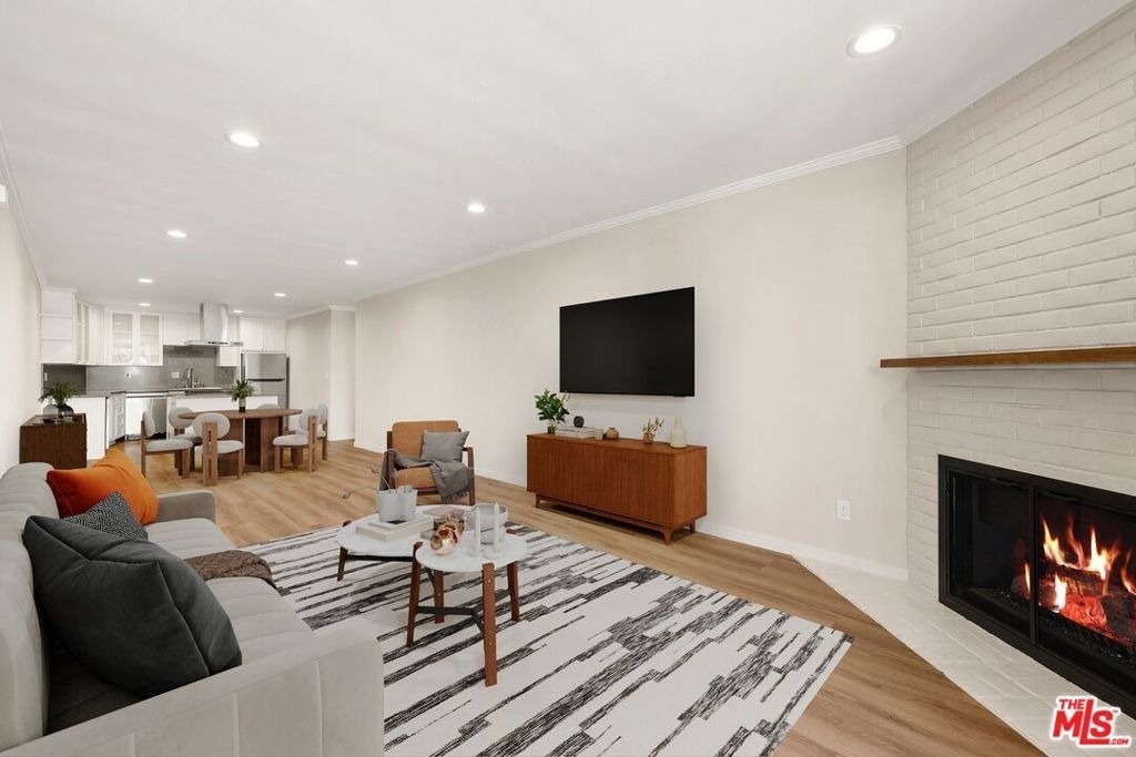 1109 20th Street - Photo 3