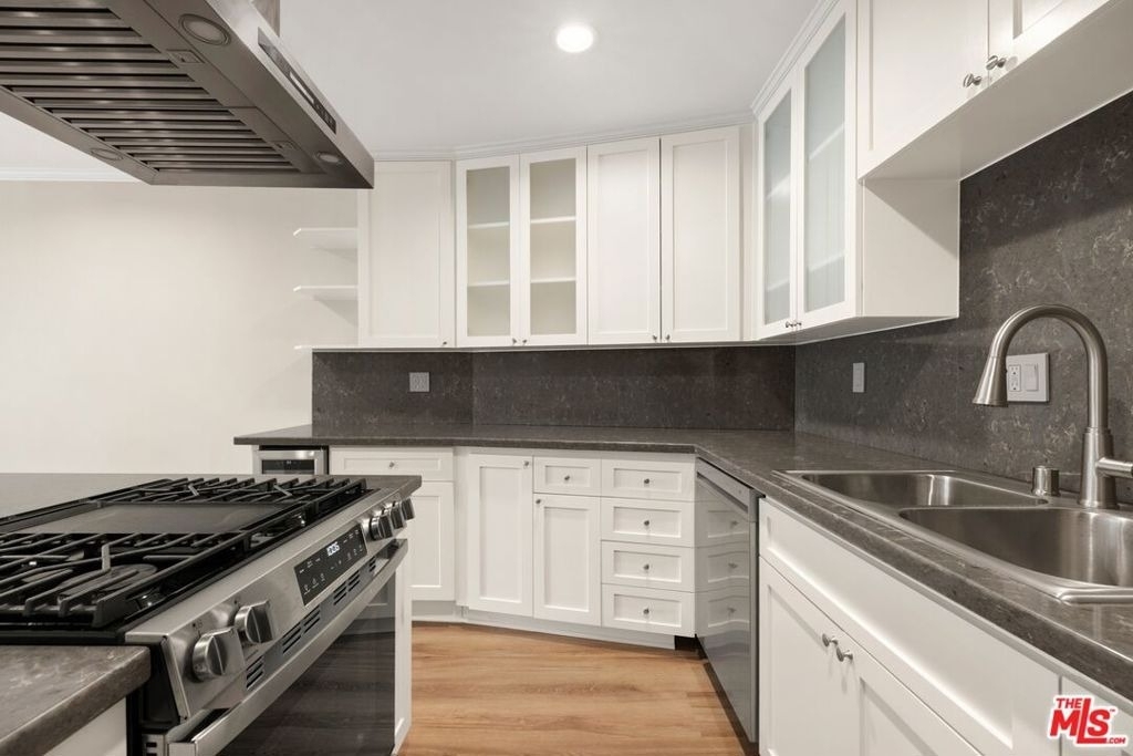 1109 20th Street - Photo 5