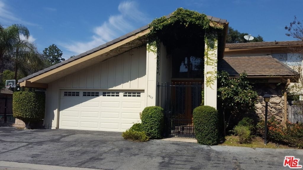 1408 Valley View Road - Photo 0