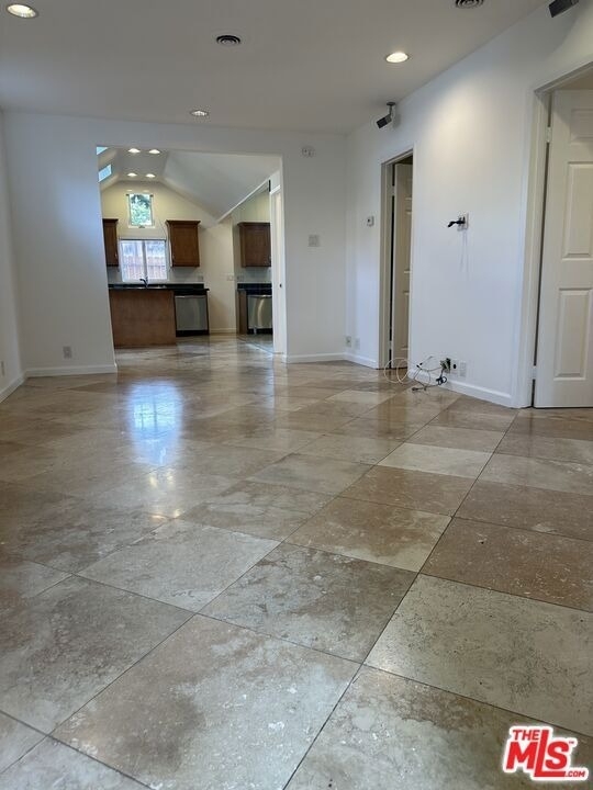 2454 Penmar - Photo 4
