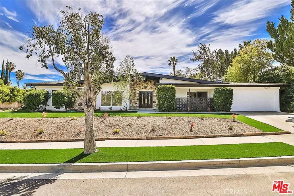 23540 Kivik St - Photo 0
