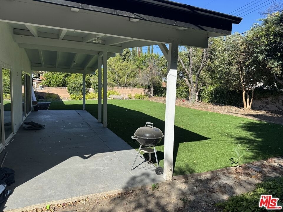 23540 Kivik St - Photo 9