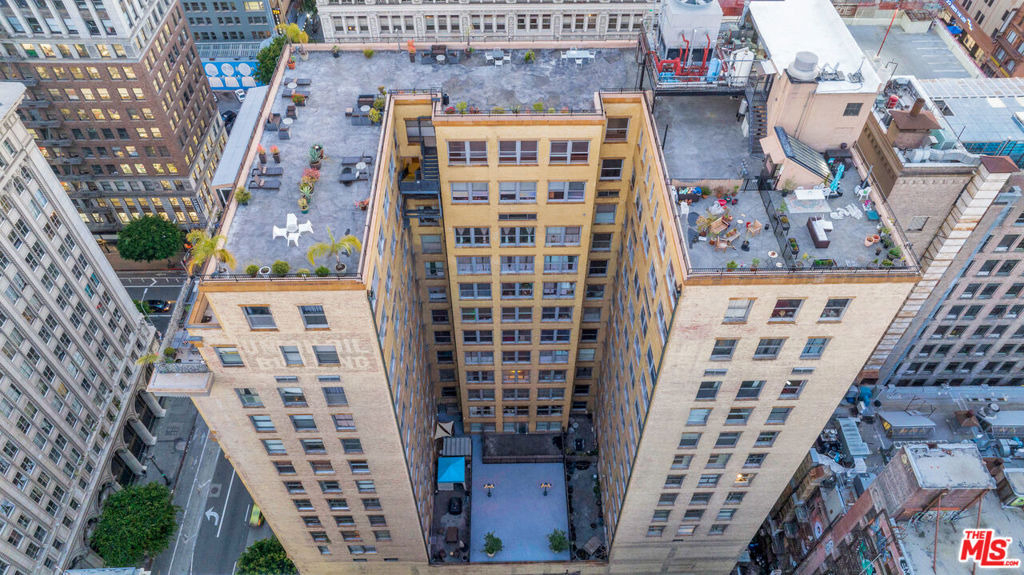 215 W 7th Street - Photo 5