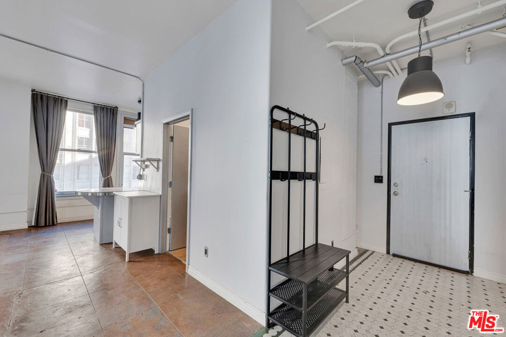 215 W 7th Street - Photo 25