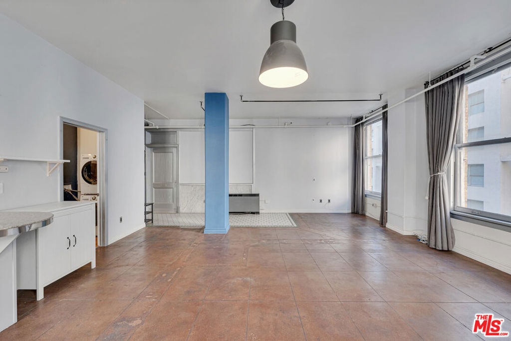 215 W 7th Street - Photo 15