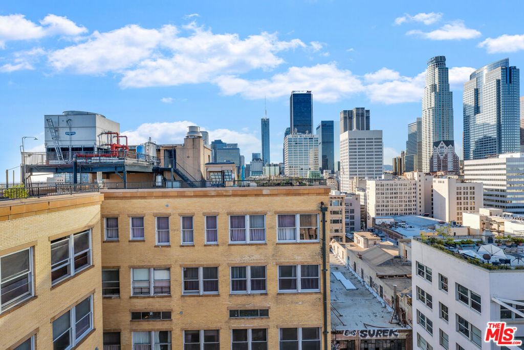 215 W 7th Street - Photo 33