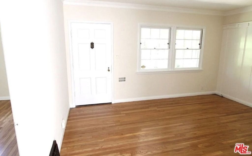 10360 Ashton Avenue - Photo 2