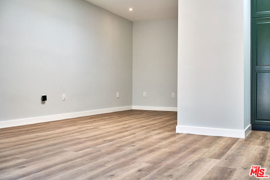 10394 Keswick Avenue - Photo 7