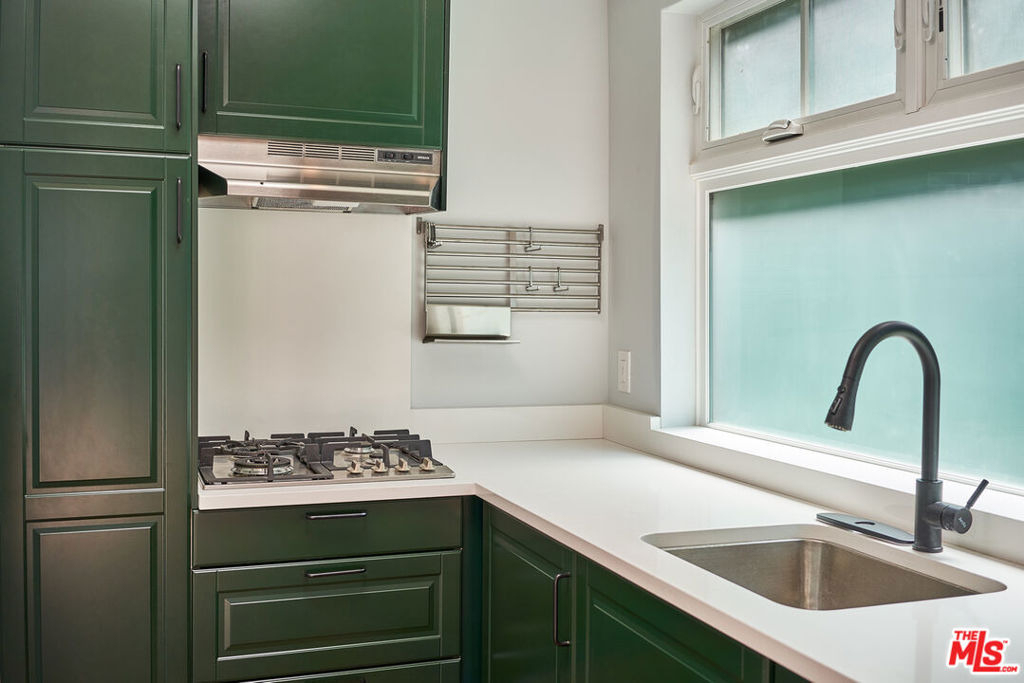 10394 Keswick Avenue - Photo 9