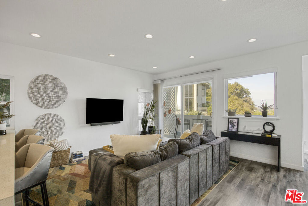 4110 Vanetta Place - Photo 5
